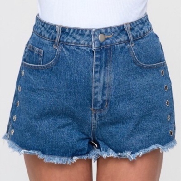 NWT Honey Punch High Waisted Denim Cut Off Shorts - Picture 2 of 10